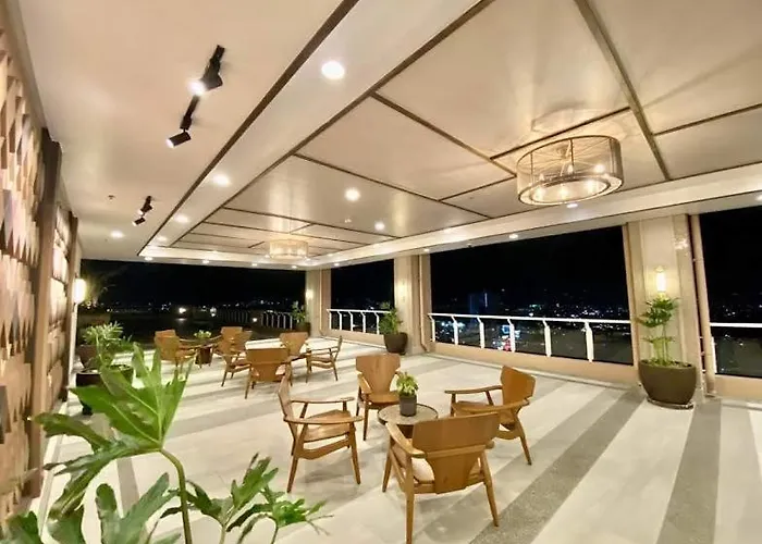 Hotel Infina Towers Affordable Staycation *